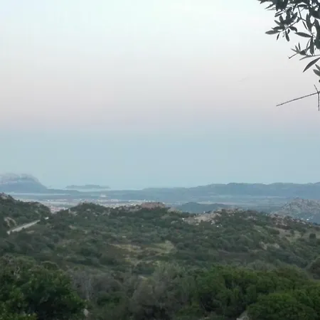 בית כפרי Monte Pino Telti